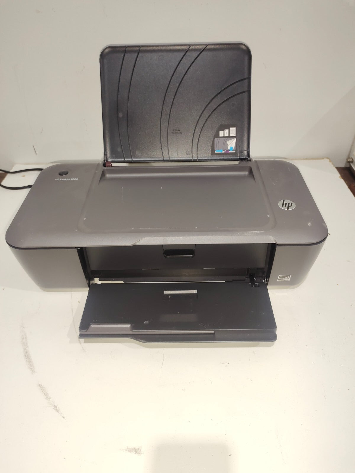 HP Deskjet 1000 J110a Standard Color Inkjet Printer
