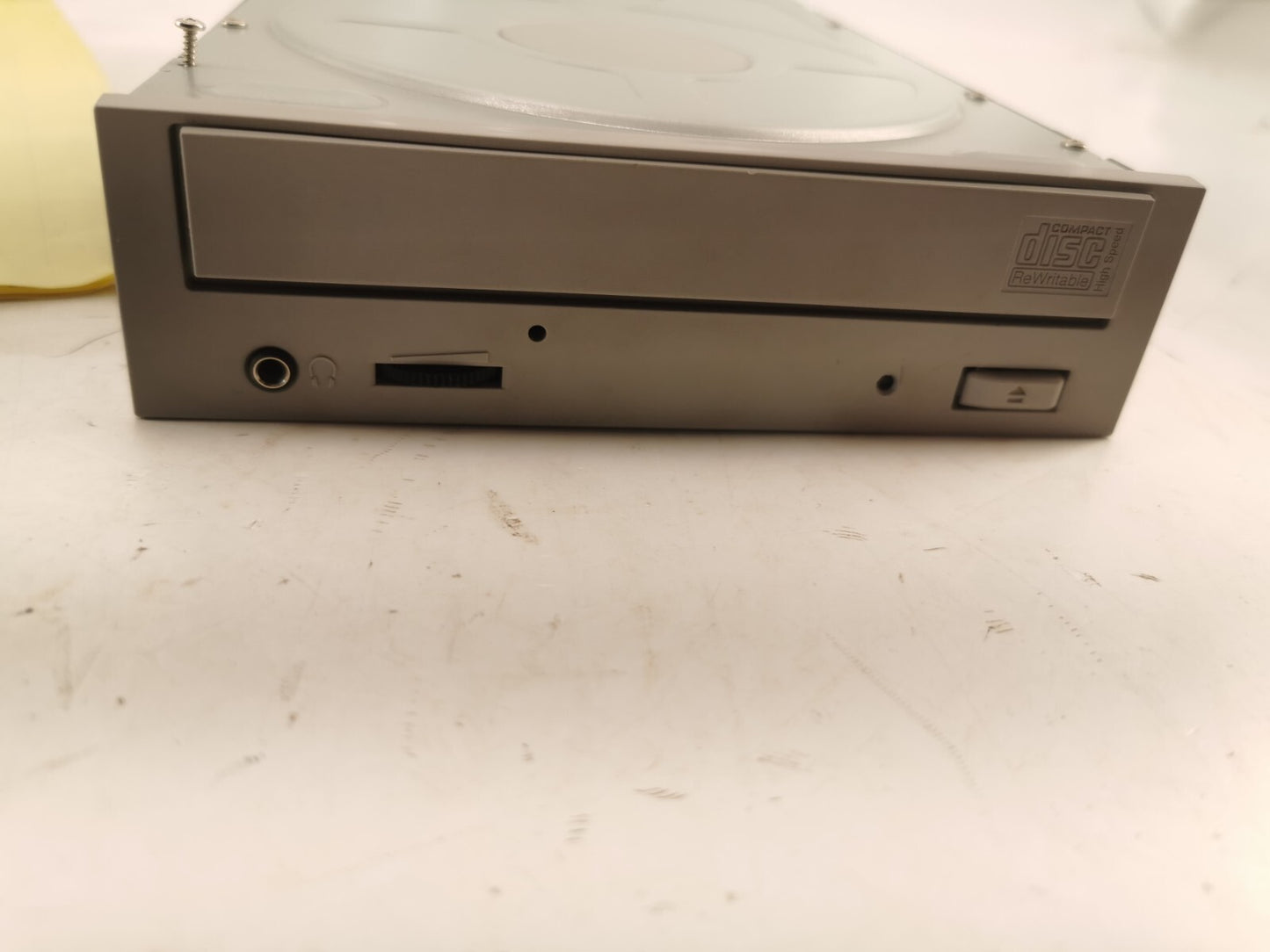 VINTAGE MITSUMI MODEL CR-4804TE CD-RW DRIVE
