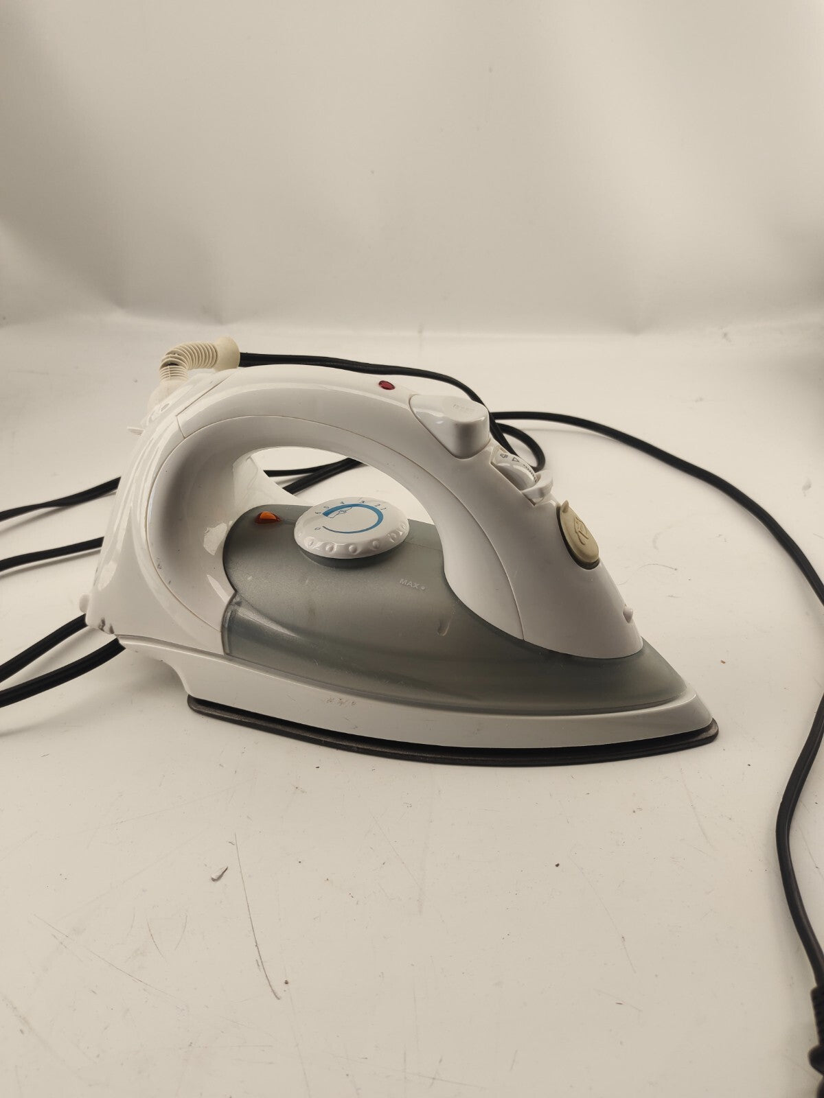 Black+Decker, Easy Steam Compact Iron, IR02V-T