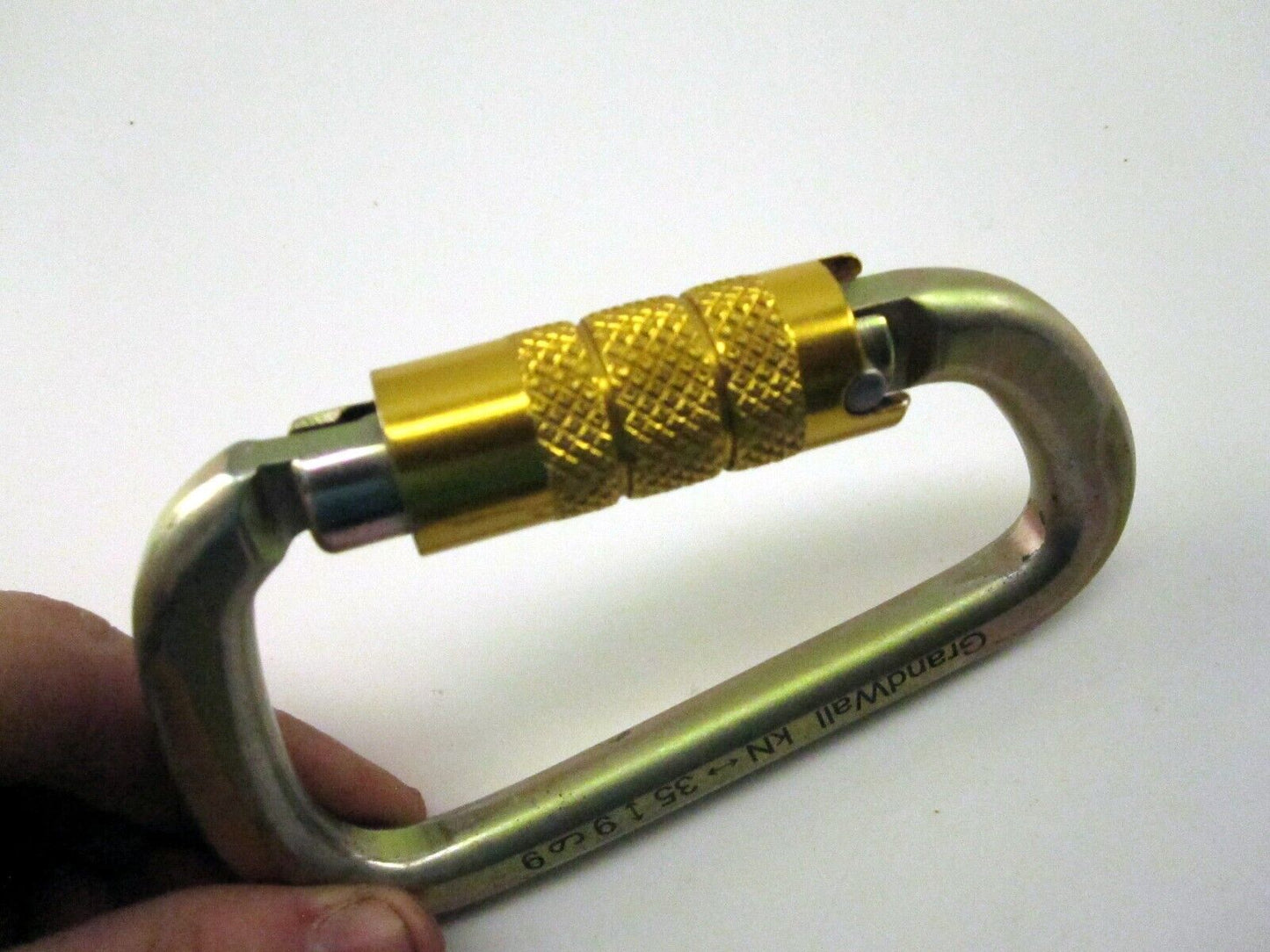 GrandWall Carabiner Twistlock - Secure Climbing Companion