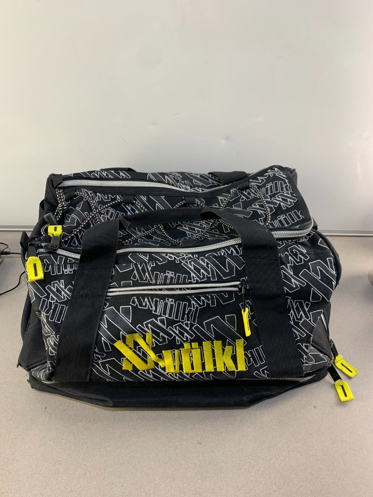 VOLKL OVER UNDER WEEKEND BAG BLACK