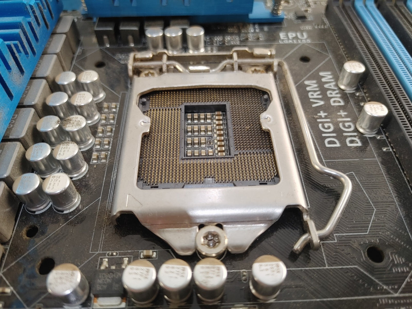 GOOD CONDITION ASUS Motherboard PBZ77-V EATX UNTESTED Blue/Black