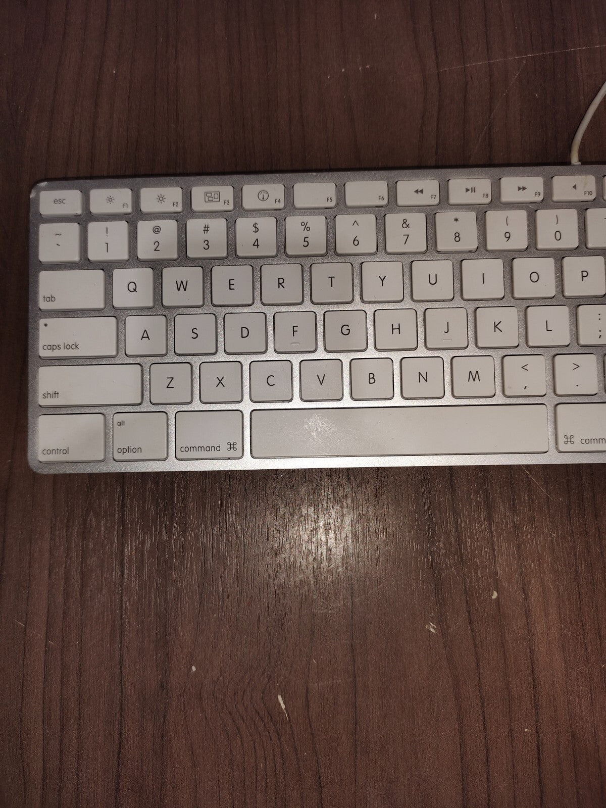 Apple A1243 Ultrathin Slim Wired Aluminum Keyboard 2x USB ports