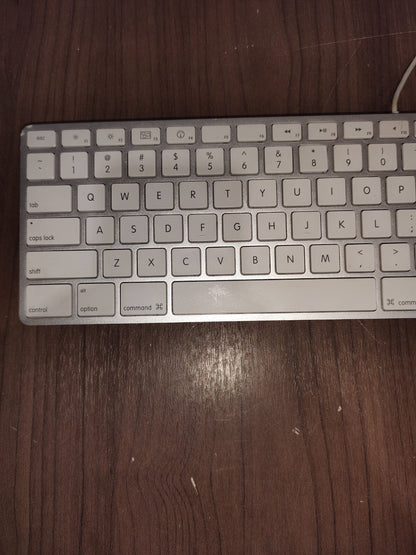 Apple A1243 Ultrathin Slim Wired Aluminum Keyboard 2x USB ports