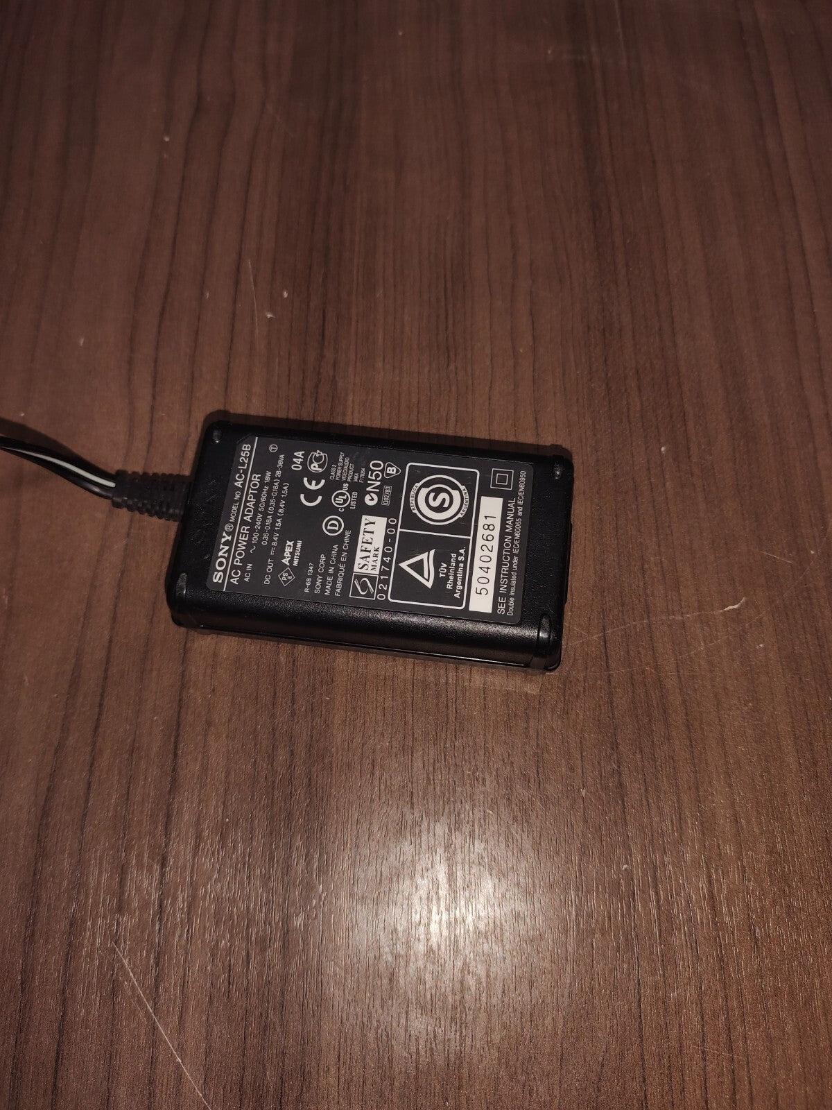 Sony HandyCam AC-L25B 8.4V 1.7A Power Supply Charger