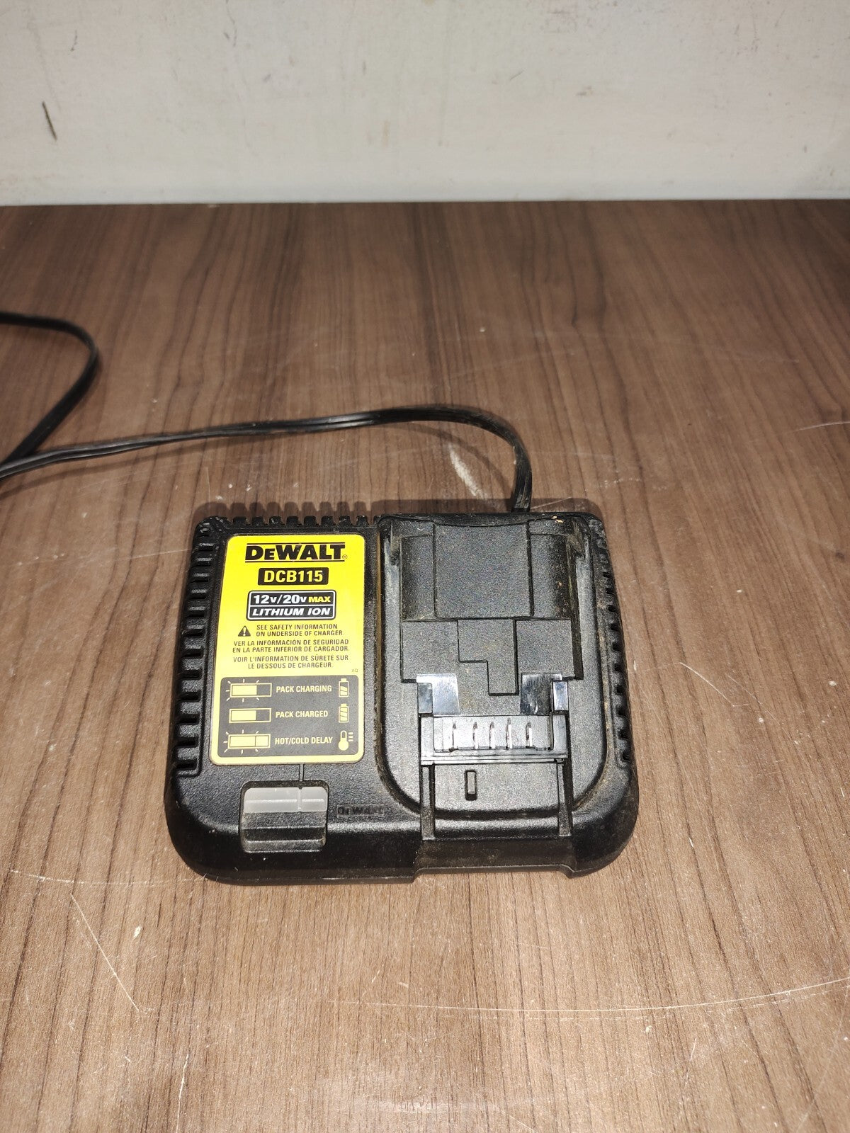 Dewalt DCB115 12-20V MAX Lithium Ion Fast Battery Charger