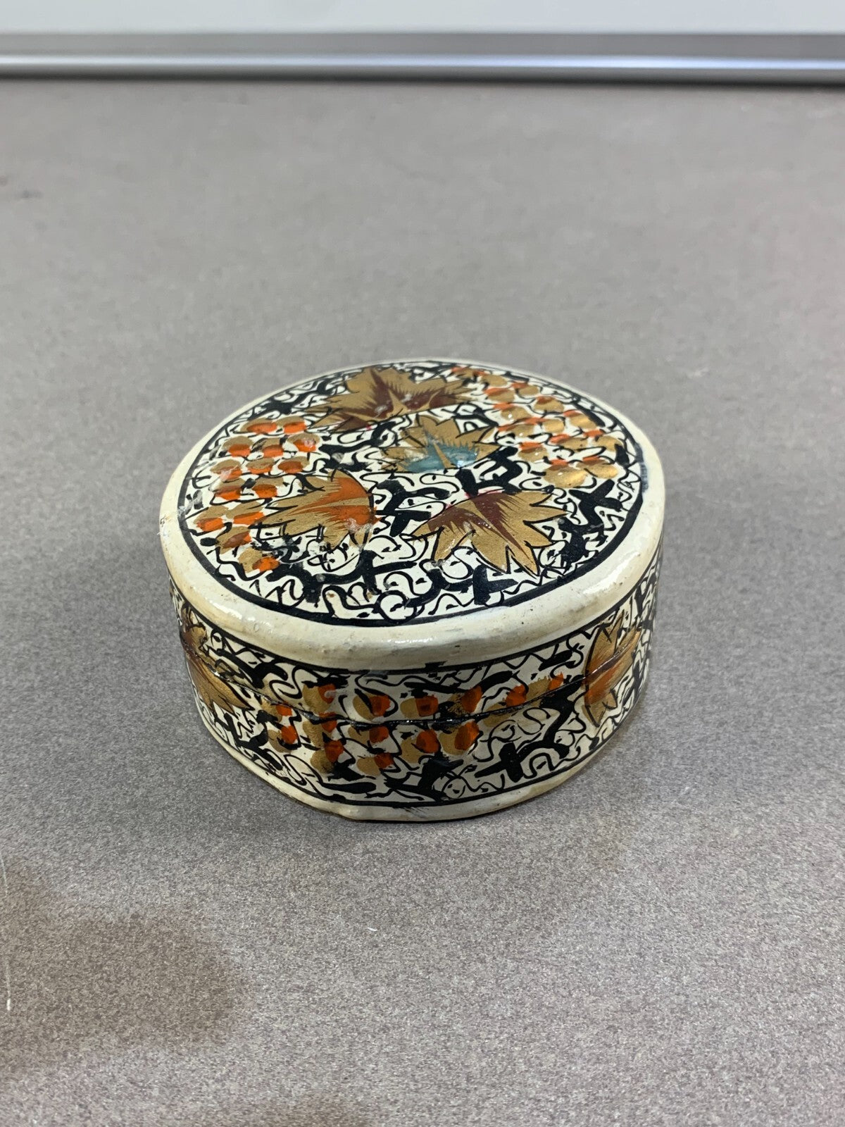 Vintage Paper Mâché Hand Painted Floral Trinket Ring Jewellery Box Kashmir India