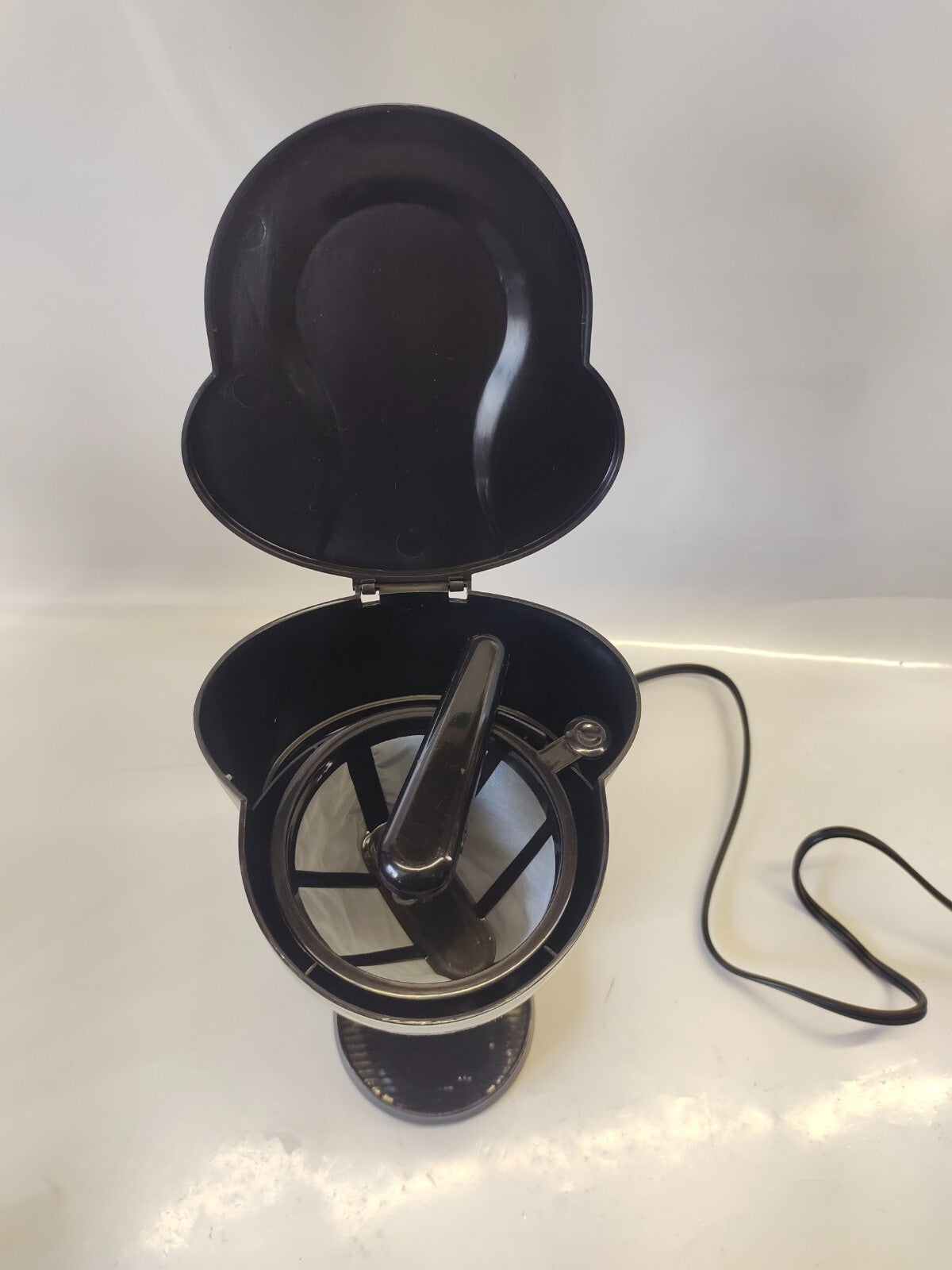 Salton 2-in-1 Single Serve Coffee Maker for K-Cup Coffee Capsules