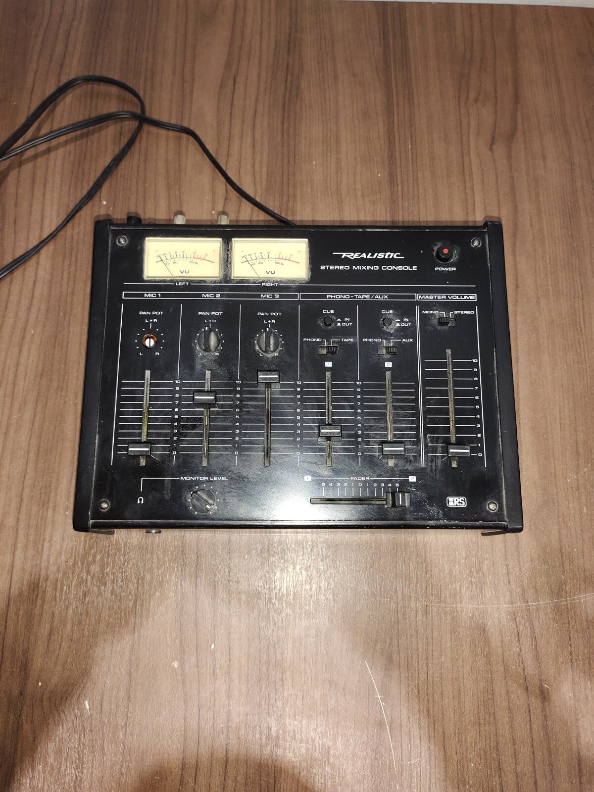 Realistic 32-1200B Stereo Mixing Console 5-Ch 3-Mic 2-Stereo Aux/Phono
