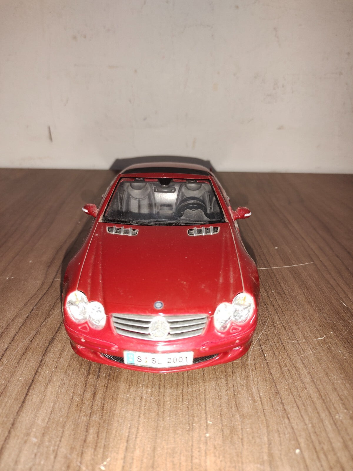 Maisto Mercedes-Benz SL-Class - Maroon - 1:18 Scale - Diecast Model Car