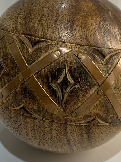 Beautiful Wooden ball Art Handcrafted Design Home Decorative