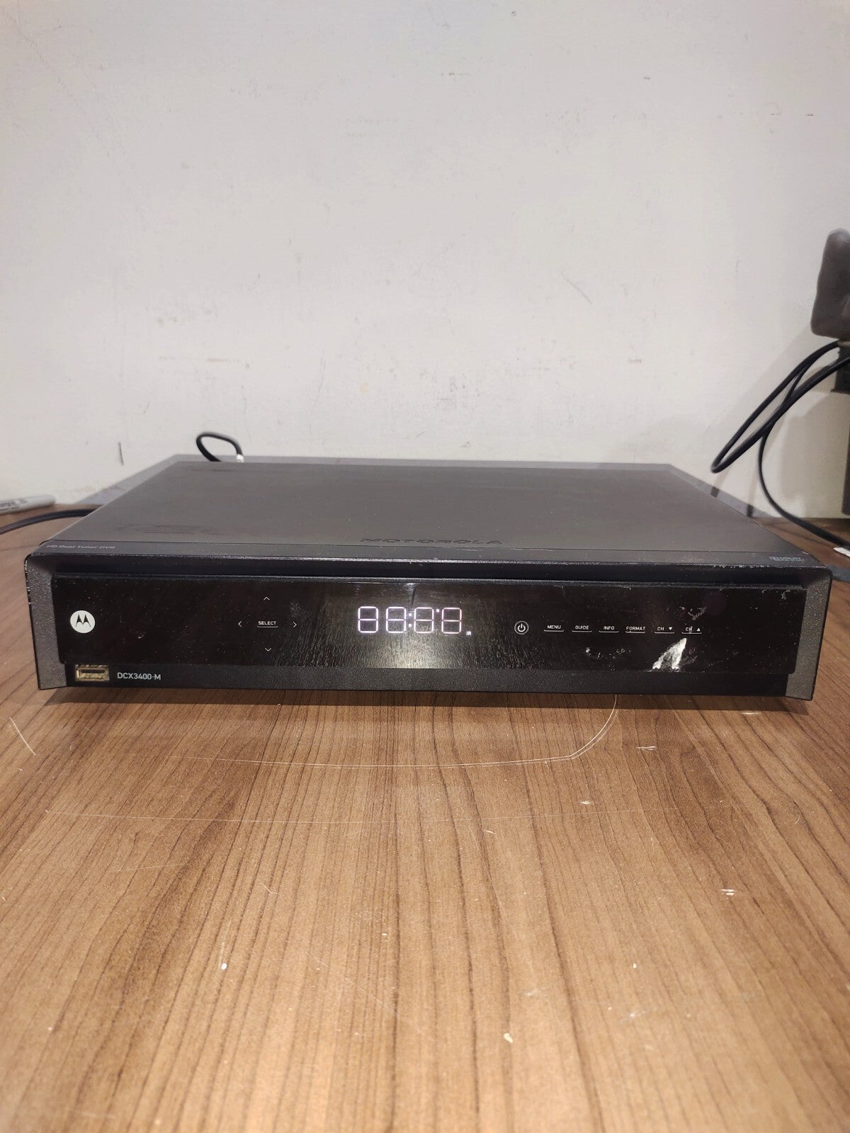 Motorola DCX3400 Cable HDTV set top box DVR Dual tuner