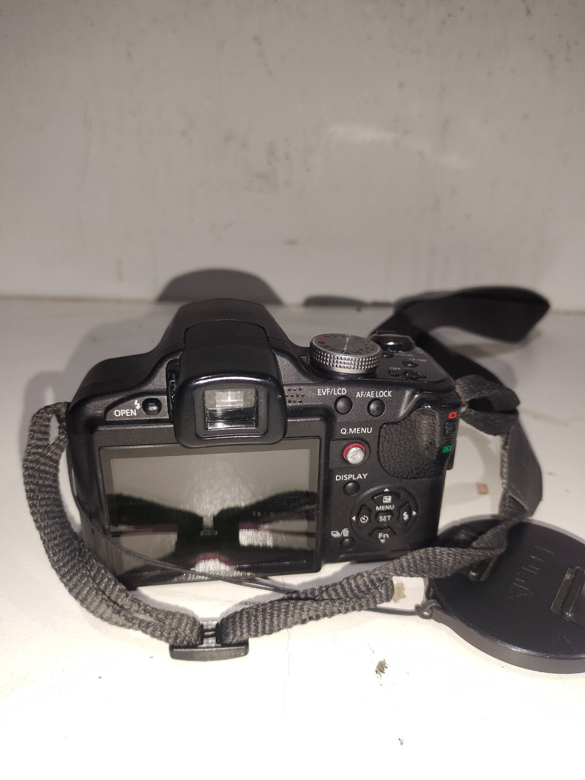 Panasonic LUMIX DMC-FZ28 Japanese Digital Camera - Battery Included.