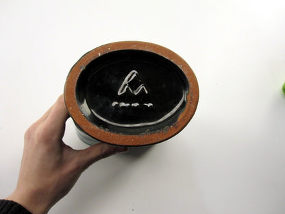 Canada Brand Scalloped Leafed Tulip Vase