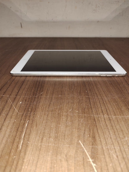 Apple iPad Air 1st Gen A1474 16 GB Wi-Fi 9.7"