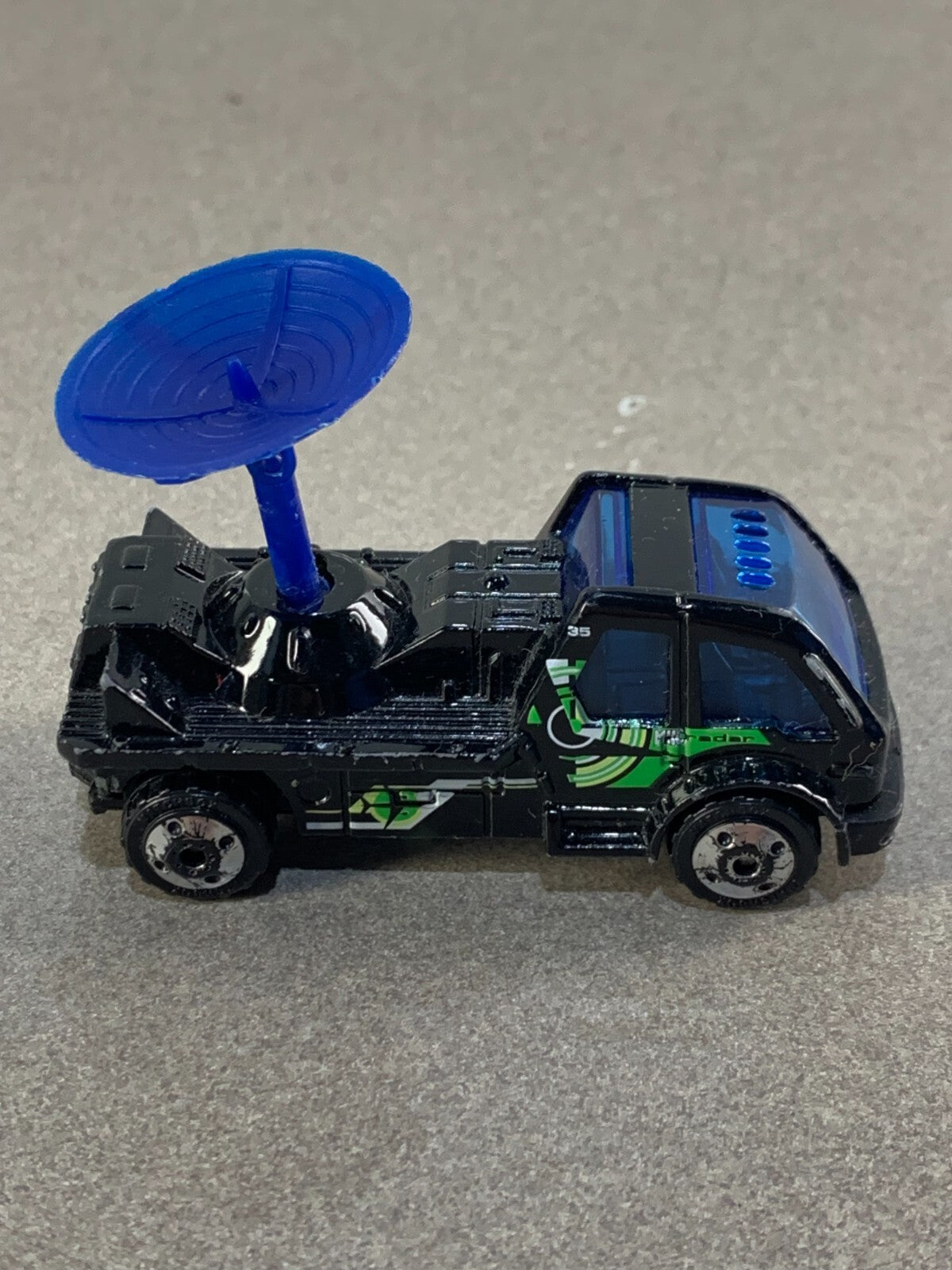 2000 Matchbox Hero City Airport Weather Alarm Blue Radar Dish Black Truck