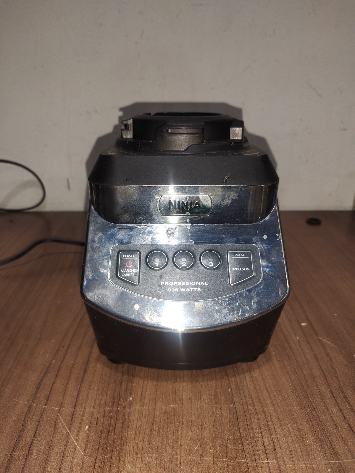 Ninja NJ600WMC Powerful Professional 1000 Watts Blender Motor Base Only