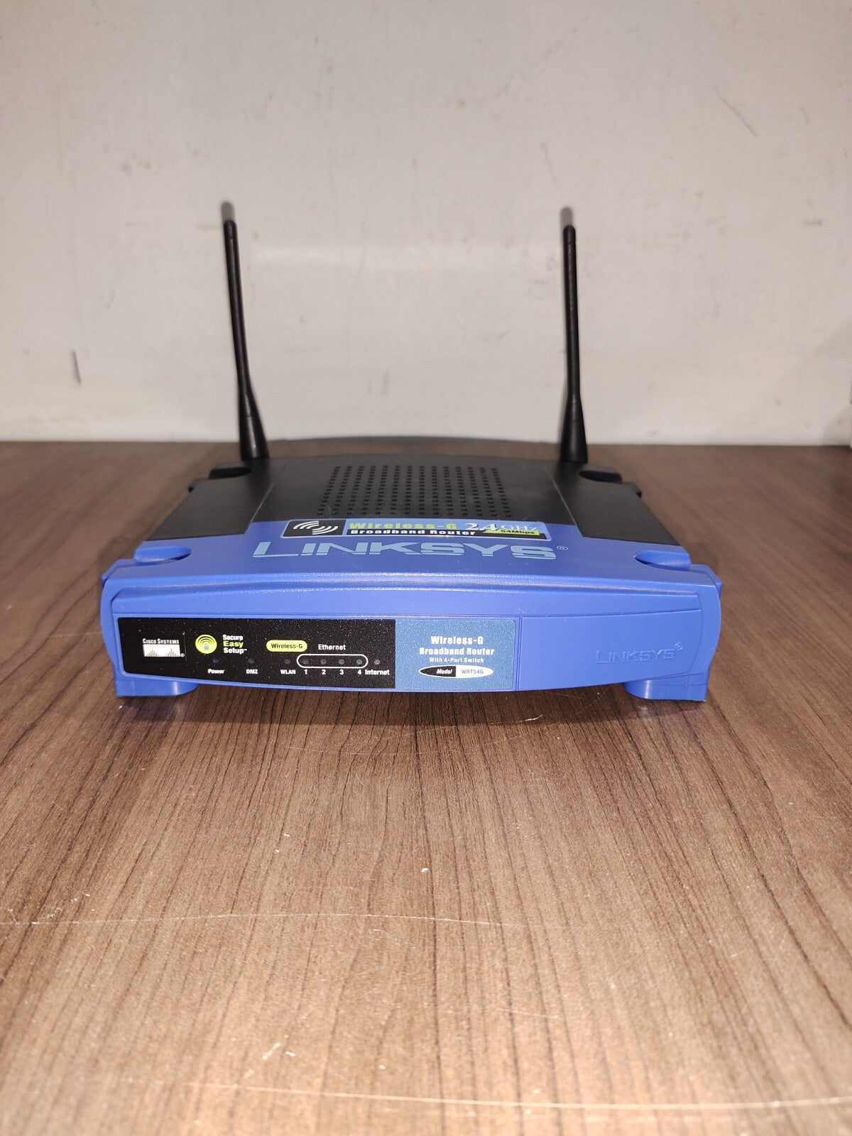 Linksys WRT54G V8 54 Mbps 4-Port 10/100 Wireless G Router