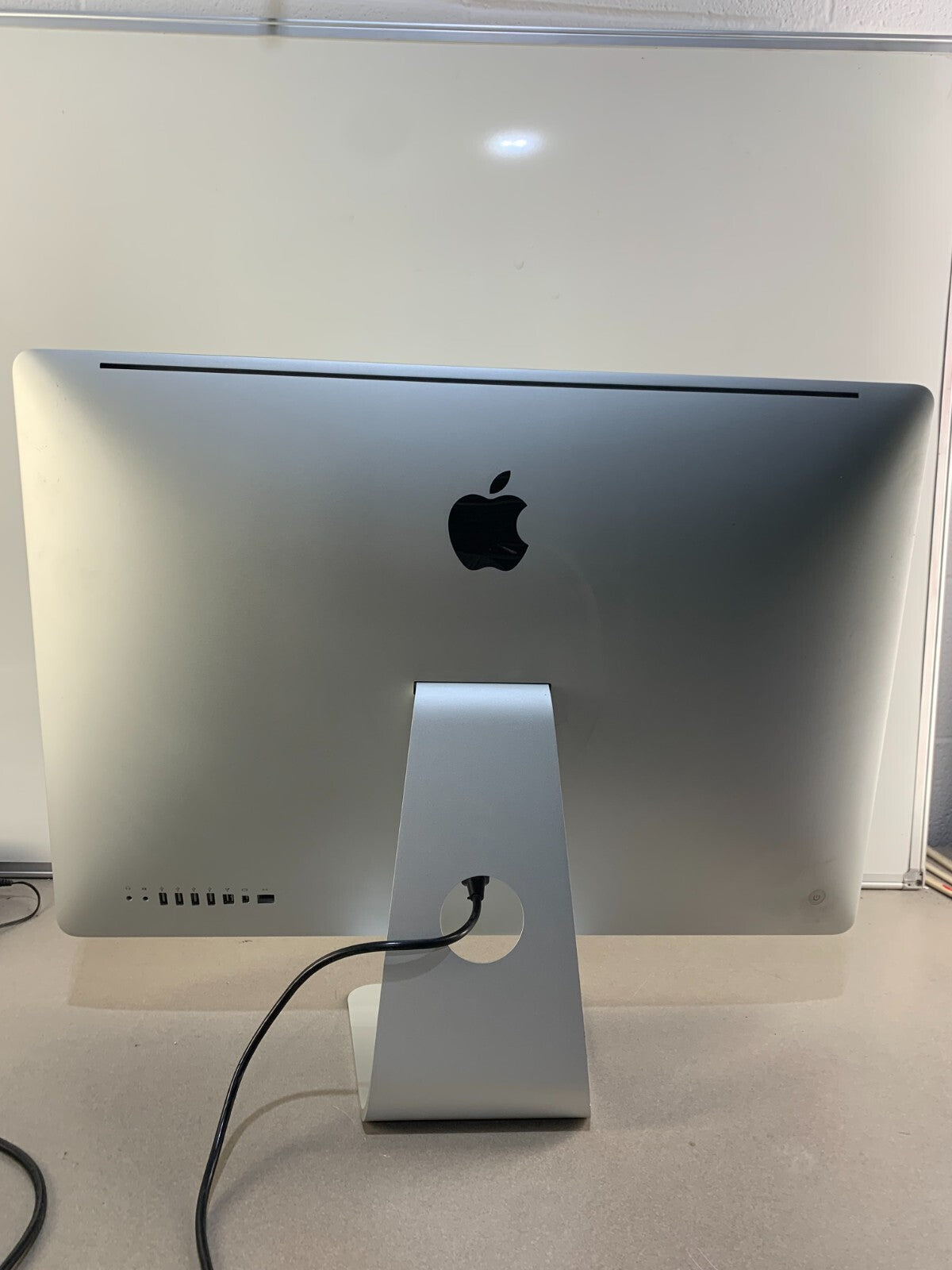 Apple iMac (Mid 2010) – Intel Core i3 3.2GHz, 4GB RAM – macOS Desktop Computer
