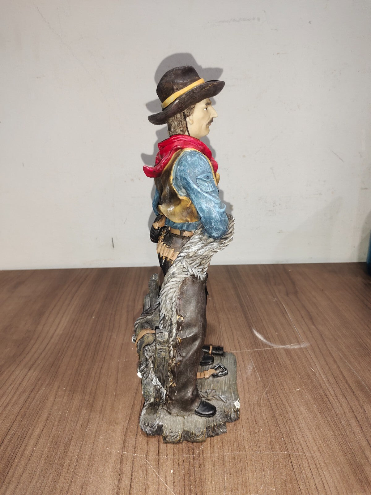 Western Cowboy Rancher Statue Resin  13 inch tall MINT Farmhouse Decor