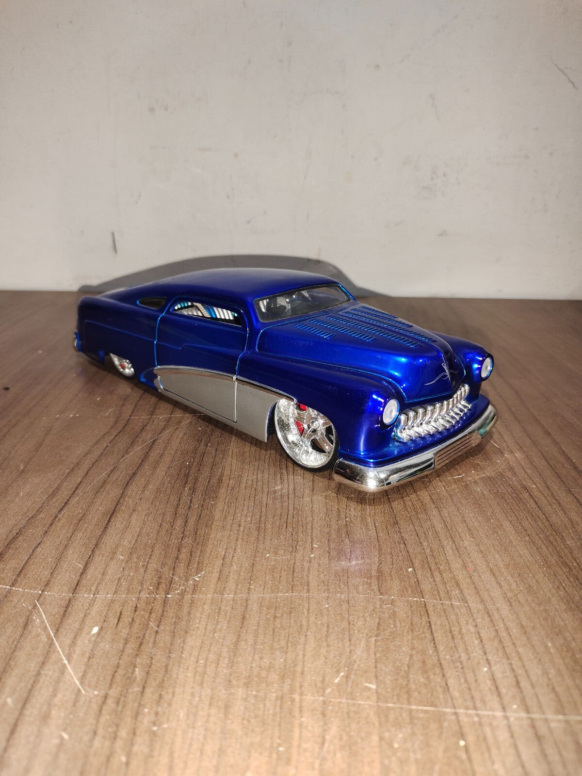 Jada Toys 1:18 Scale Diecast 1951 Mercury Blue Old Skool - Special Edition