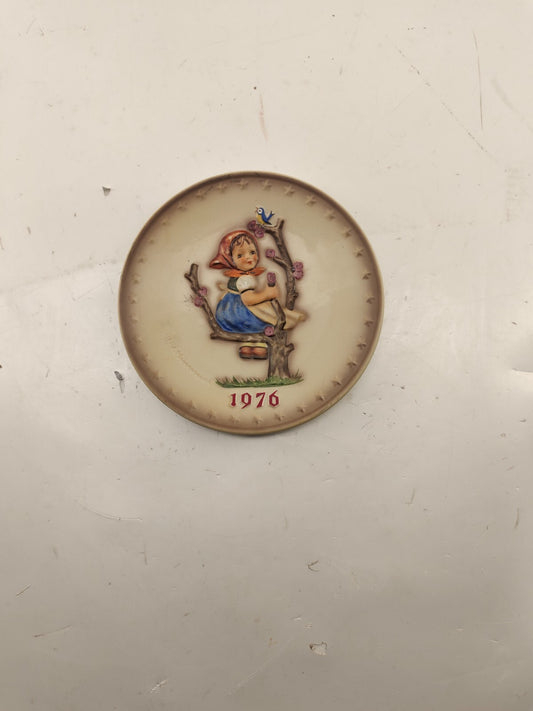 Vintage Hummel 1976 Annual Plate handcrafted Goebel