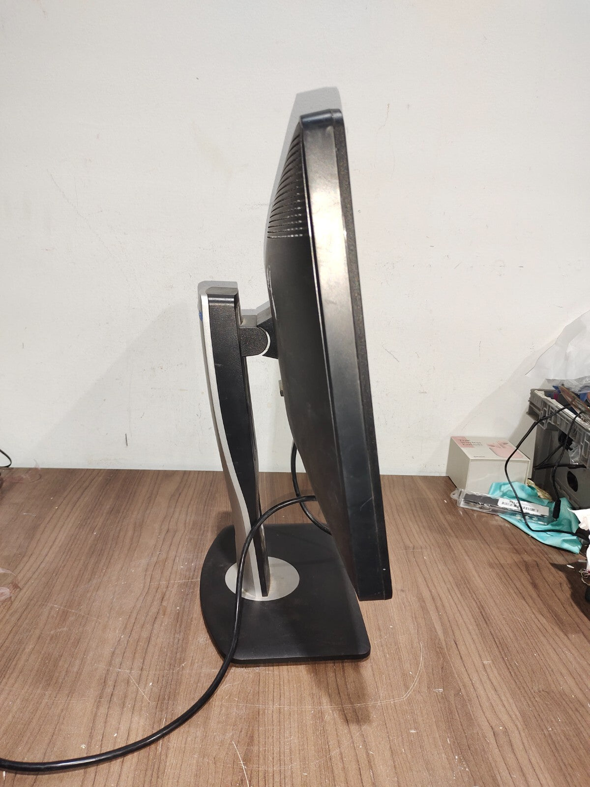 Dell P2213t 22" LCD Widescreen LED Backlit Monitor 1680x1050