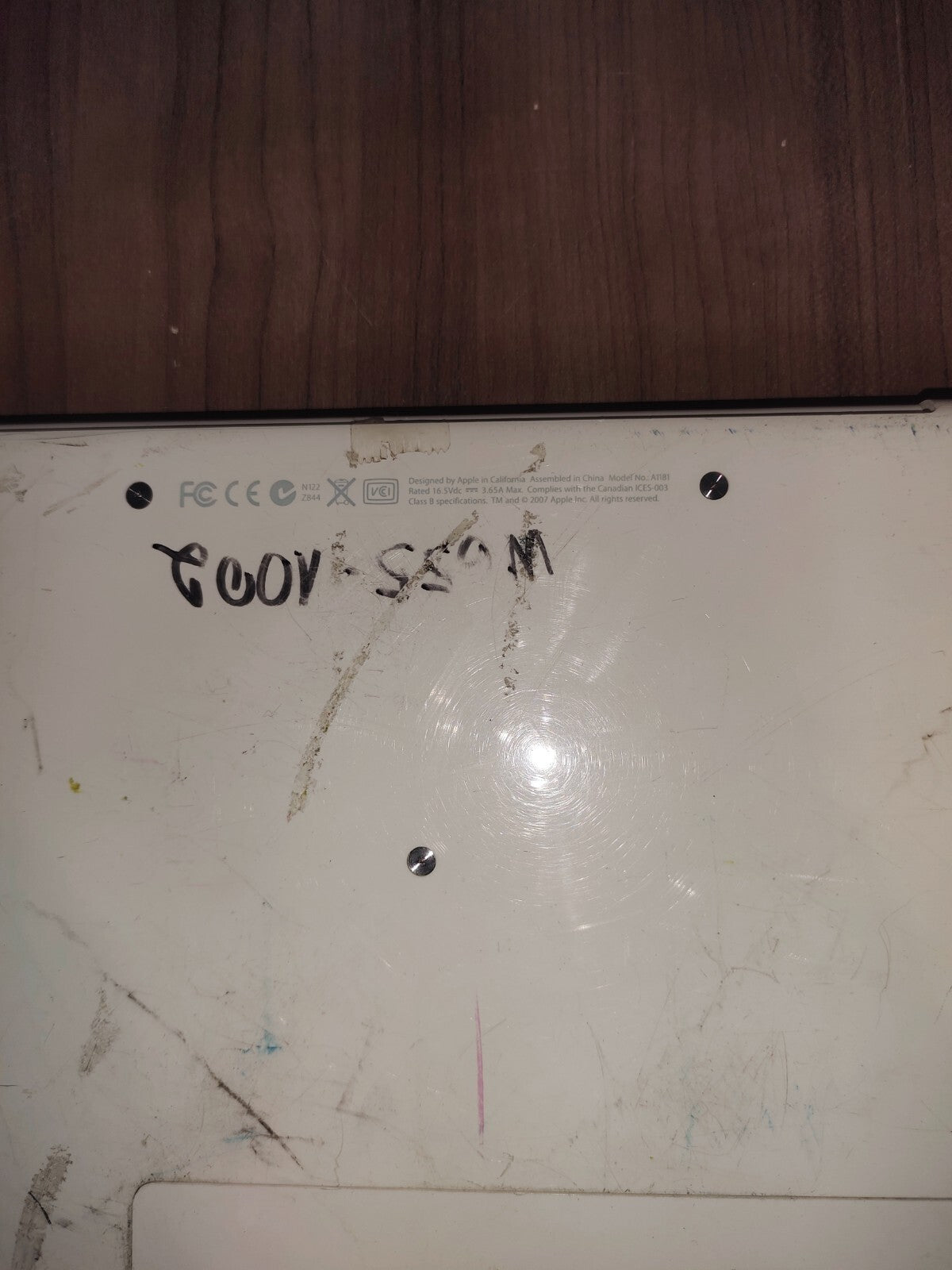 Apple MacBook A1181 13.5" Laptop 2007 White - For Parts