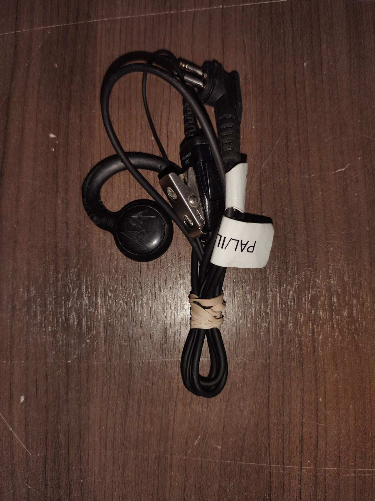 Motorola Swivel Earpiece PTT KIT HKLN4604B for Motorola Radios - 1