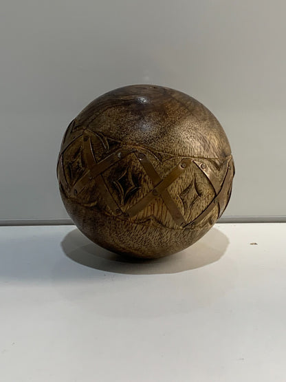 Beautiful Wooden ball Art Handcrafted Design Home Decorative