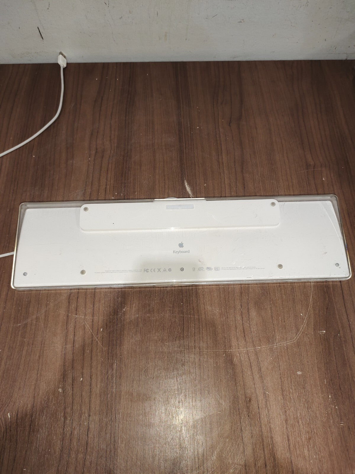 Apple A1048 English wired full size USB keyboard