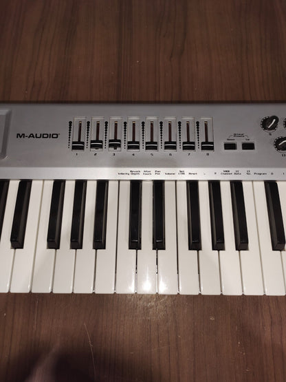 M-AUDIO Radium 49 Mini-Keyboard