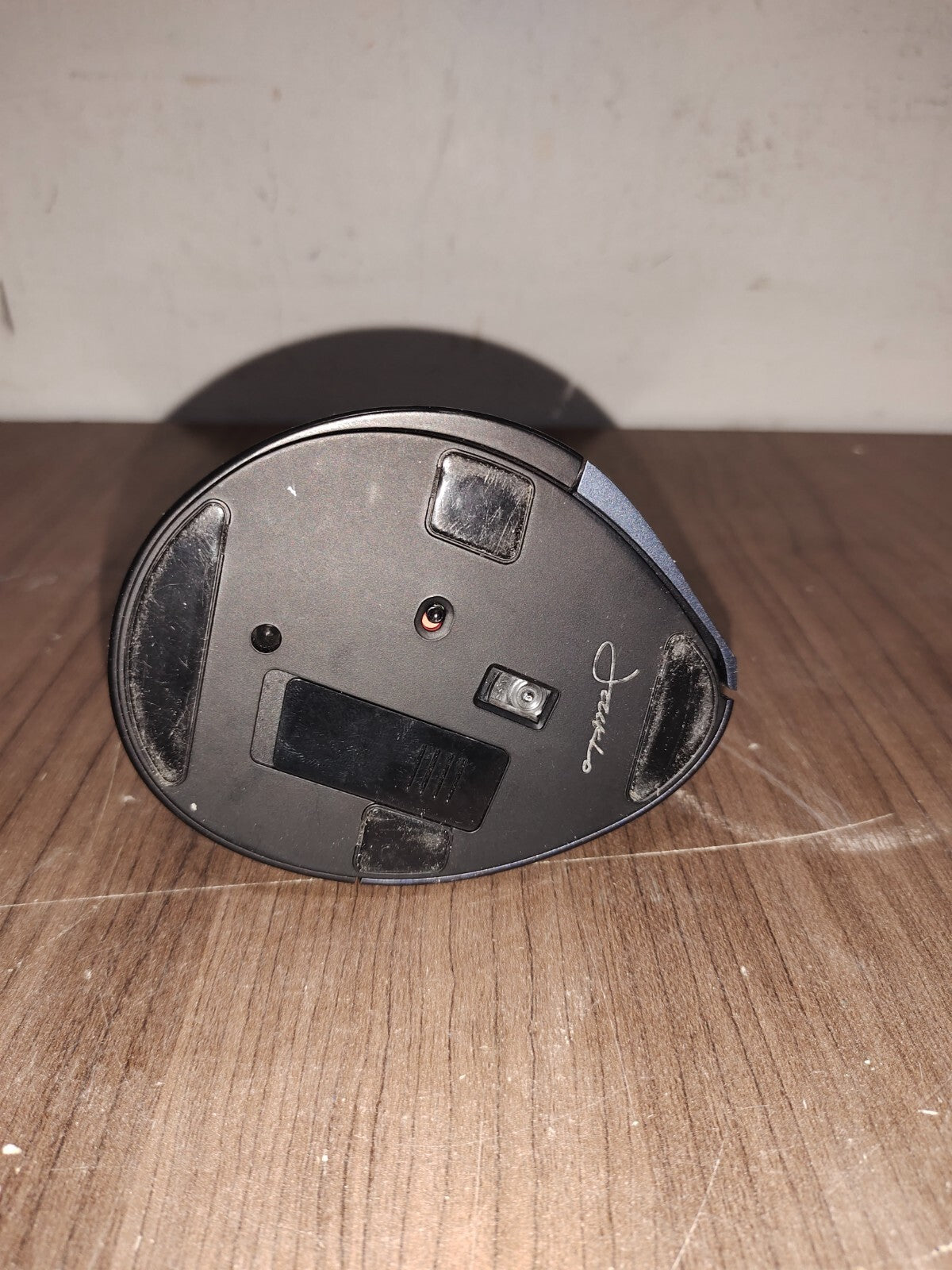 Evoluent Vertical Mouse - VMDSW Small Size, Right Hand Mouse, Wireless