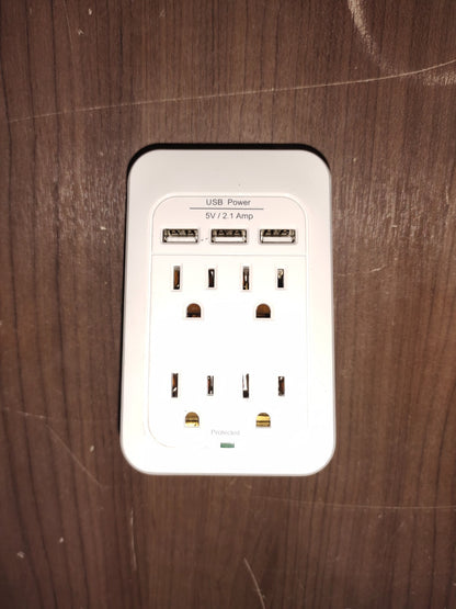 Insignia 4-Outlet Surge Protector With USB Ports (NS-PWS548U-C)