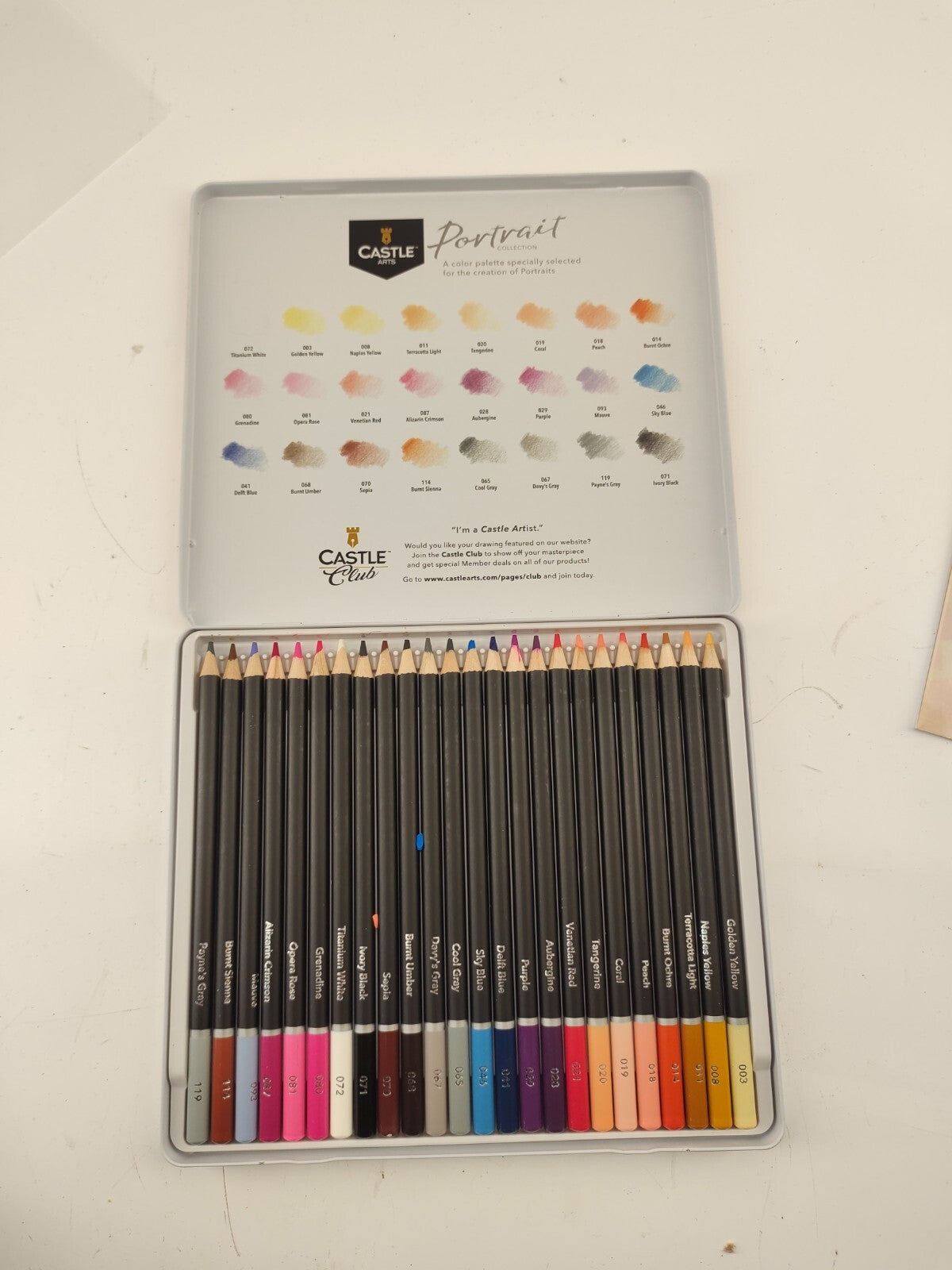 Castle Arts Themed 24 Colored Pencil Set in Tin Box