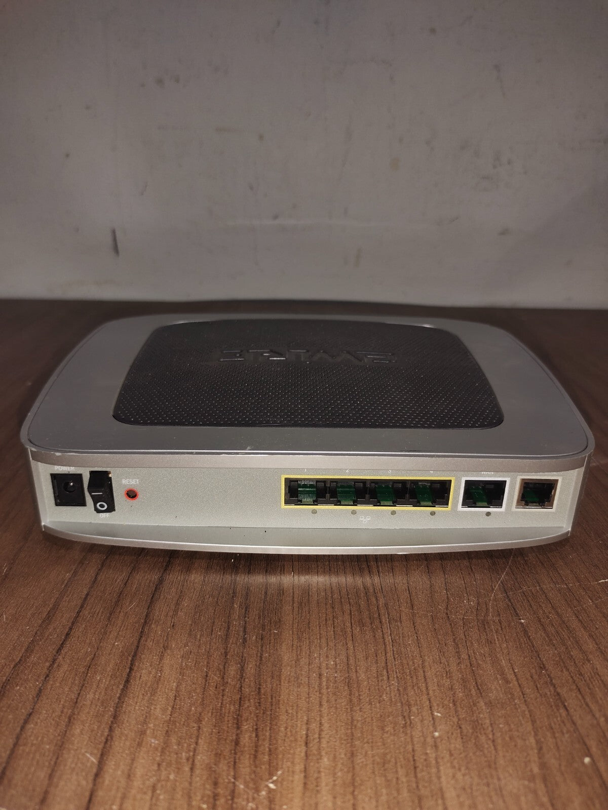 2Wire 2700HG-E 4-Port 10/100 Wireless G Router - 2700HG-E