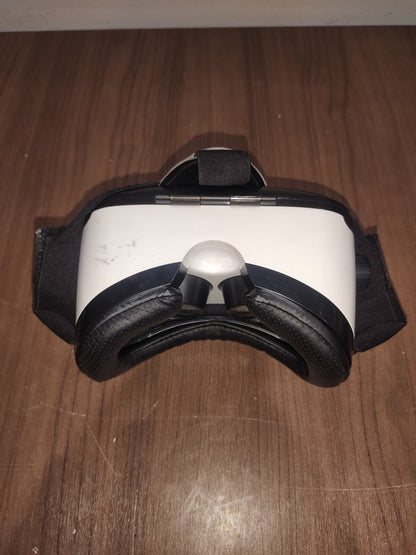EVO VR Ultra II - Virtual Reality Headset - White Black - Up to 6" Smartphones