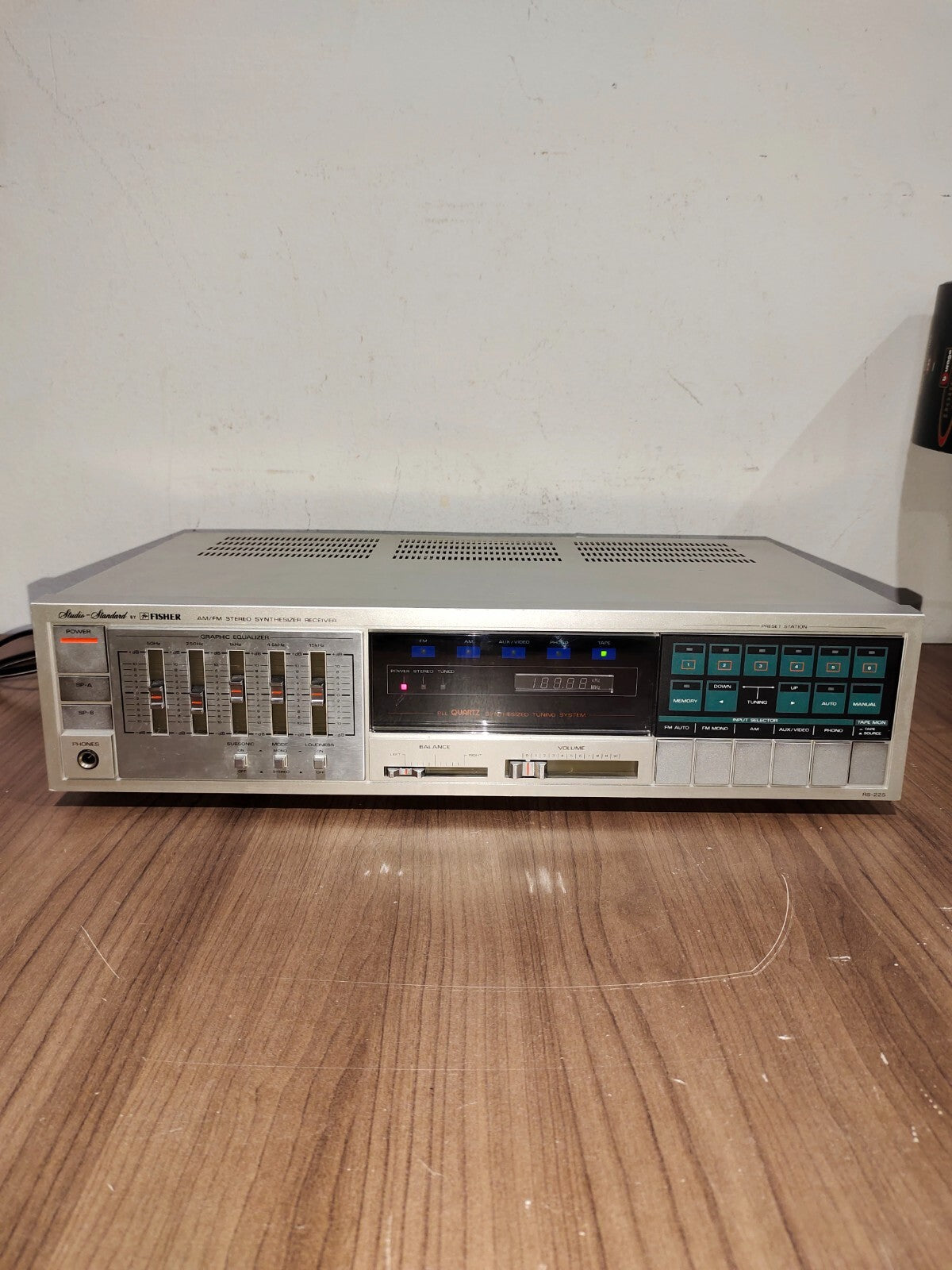 Vintage Fisher AM-FM Stereo Synthesizer Receiver - RS-225