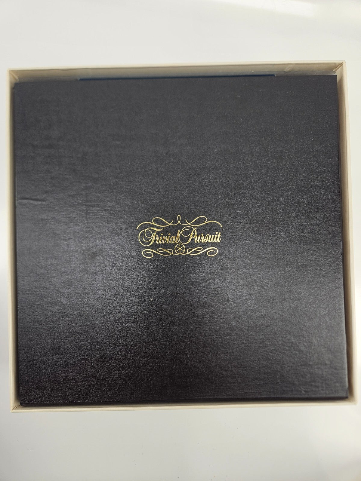 HASBRO TRIVIAL PURSUIT MASTER EDITION BOARD GAME