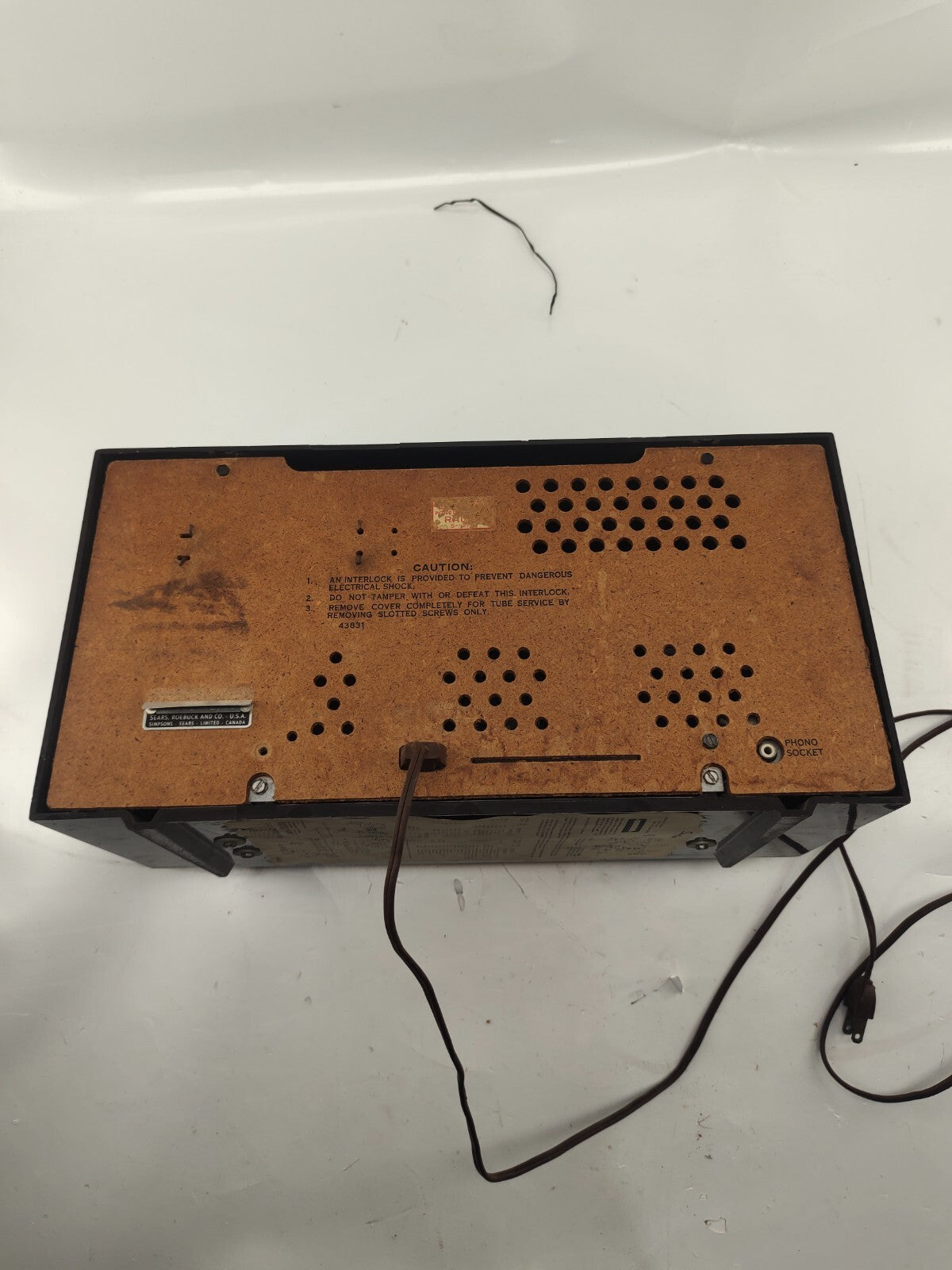 Silvertone Radio  With Dual High Fidelity Speakers, 8013 Brown