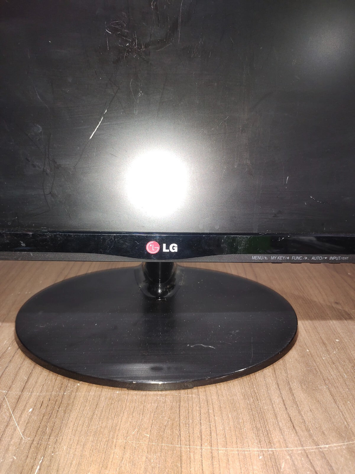 LG Flatron 22 inch Class Slim IPS LED Widescreen Monitor - 22EA53T-P