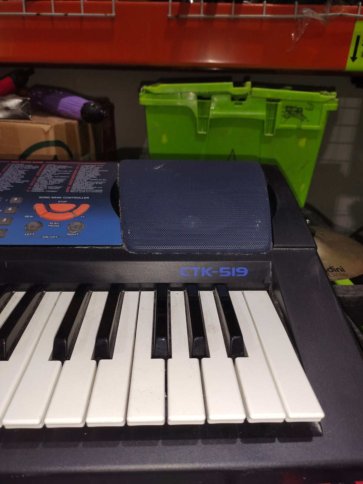 Casio CTK-519 Electronic Keyboard Synthesizer 100 tones rhythms songs midi