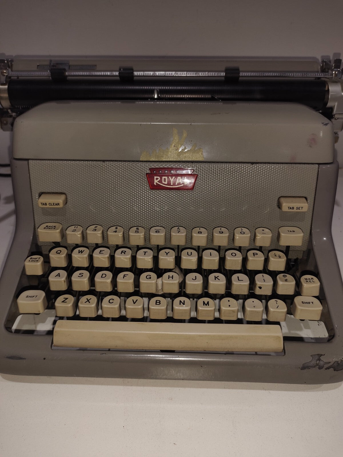 Royal Office Ambassador Mechanical typewriter Magic Margin