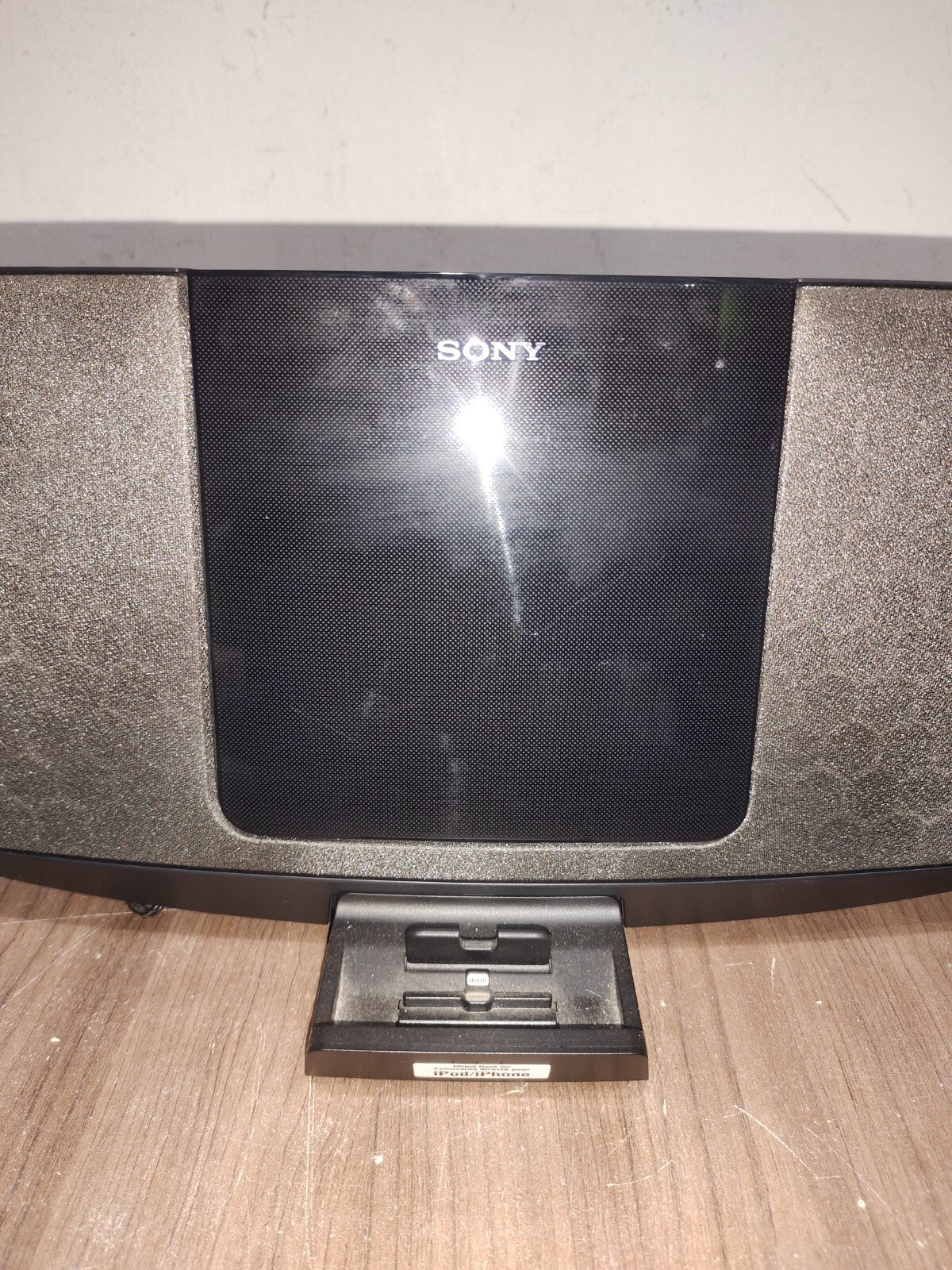 Sony Model Number #CMT-V10iPN CD AM/FM iPod Player iHome Speaker Radio iPhone