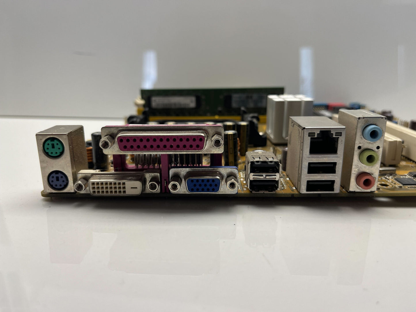 ASUS M2A-VM Motherboard + AMD Athlon 64 X2 4850e @ 2.50 GHz + 2GB RAM Bundle