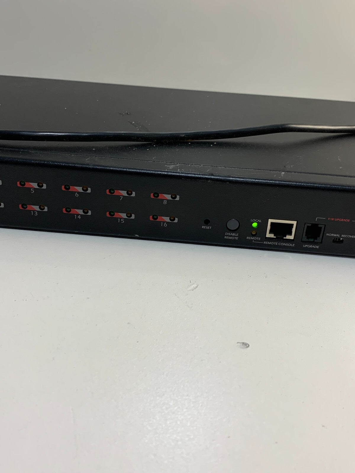 APC AP5202 16-Port Multi Platform Analog KVM Switch, TESTED