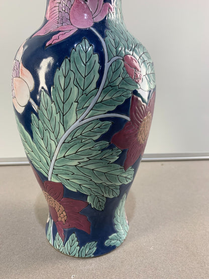 Beautiful Chinoiserie Vase