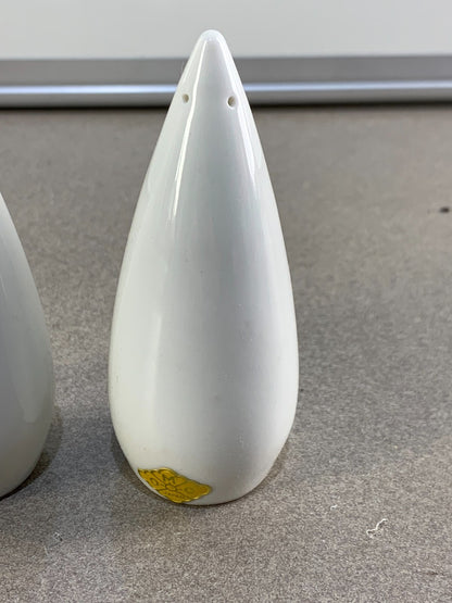 Vintage Modern White Teardrop Ceramic Salt & Pepper Shakers OMC Japan MCM w/ Box
