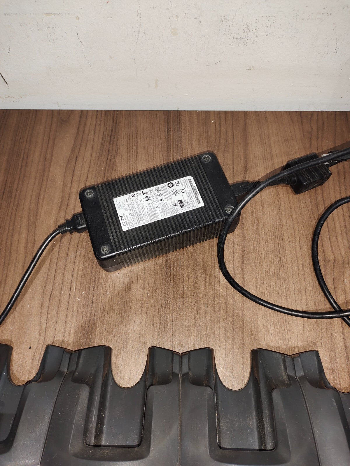 Symbol MC3000 / MC3090 / MC3190 / MC32N0 CHS3000-4000C 4 Slot Charger Cradle - 2