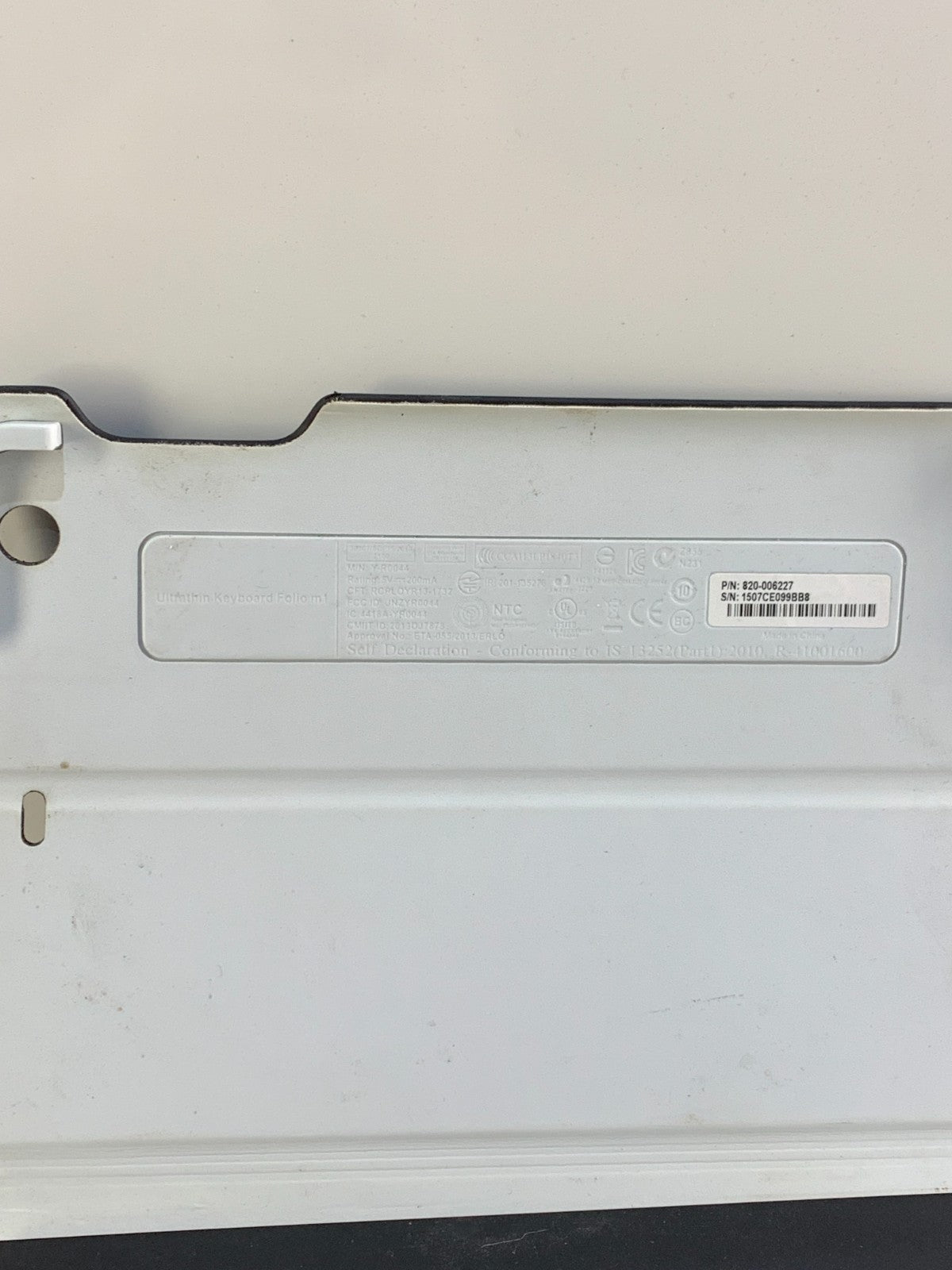 Logitech Y-R0044 Ultrathin Bluetooth Integrated Keyboard Folio ml for iPad Air